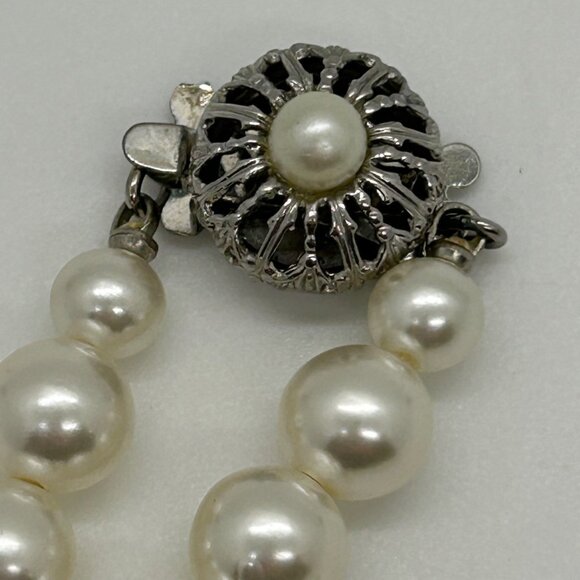 Vintage Sarah Coventry Faux Pearl Necklace, Floral Box ClaspTimeless 1960s - Picture 9 of 16